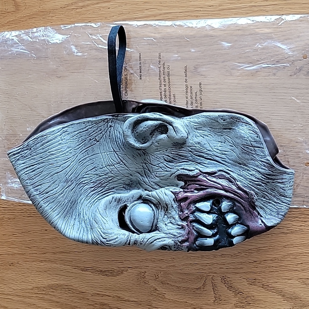 Halloween Mask - Picture 4 of 4